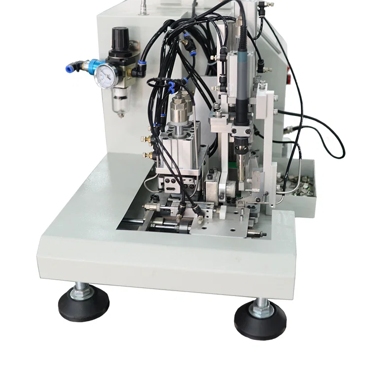 Los cables de datos USB transfieren la carga a los sistemas iPhone Smartphone Android Ios mediante un conector Micro Lightning Type-C, fabricación de cables de cobre, equipos de plantas mecánicas eléctricas, máquina peladora de cables