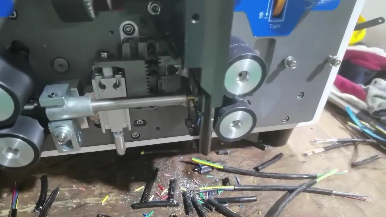 Máquina Peladora Automática de Cubiertas Interior y Exterior para Cables