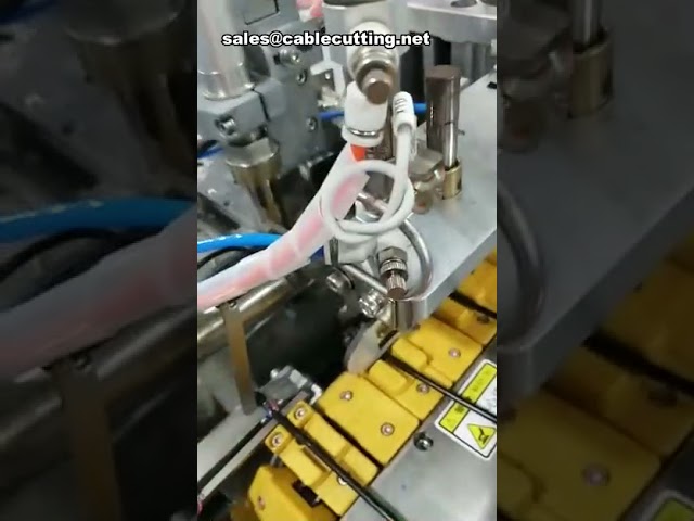 Máquina para Fabricar Cables de Cargador y Soldar Conectores USB – Automatización Industrial