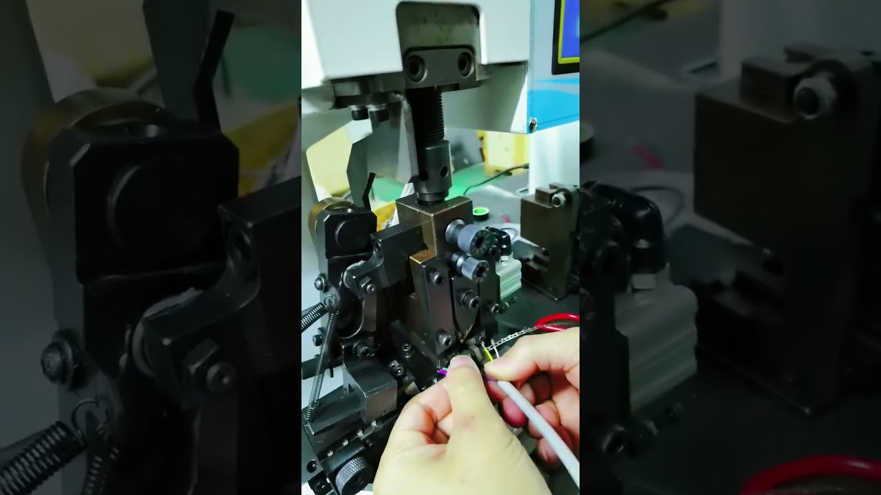 Máquina de Terminales de Tira Continua: Pelado Horizontal y Engarzado Automático de Cables
